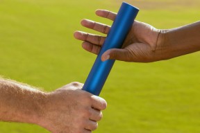 万博manbetx手机版登录入口-Scout迷失、十连败溃不成军，加拿大教练马修斯下课危机一触即发